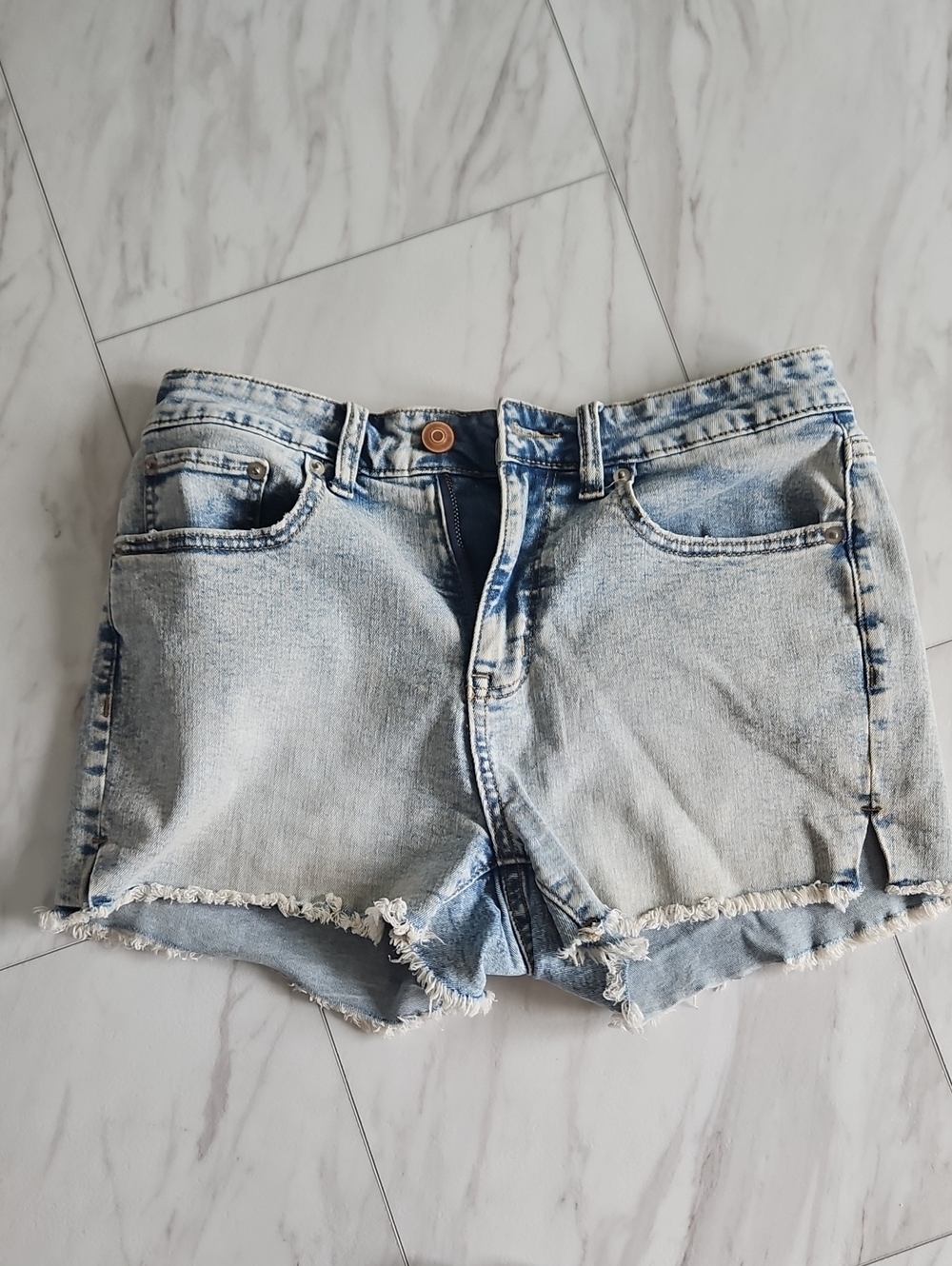 No Boundaries Light Blue Frayed Hem Denim Shorts